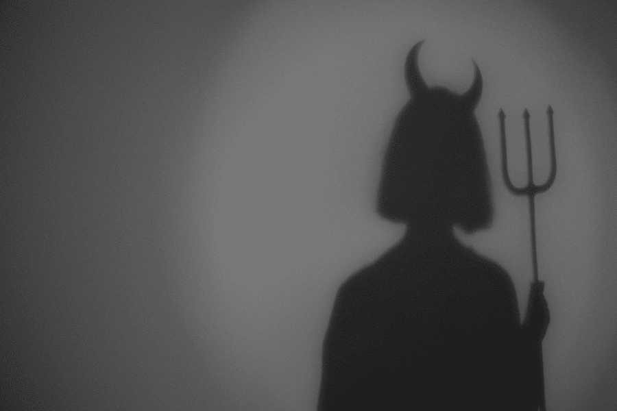 devil horns